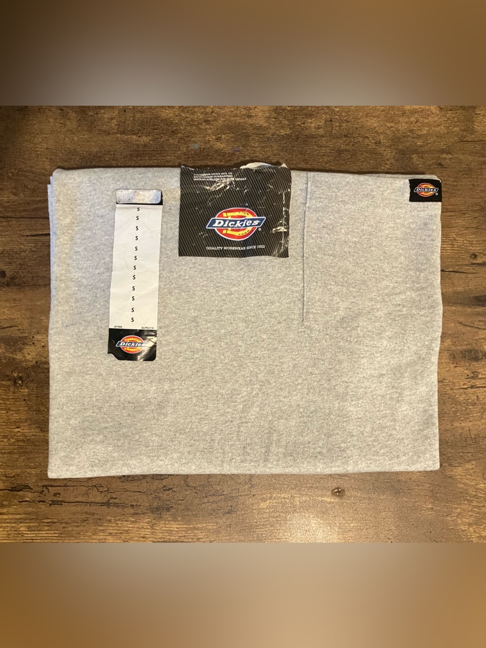 Dickies’s graphic T-shirt